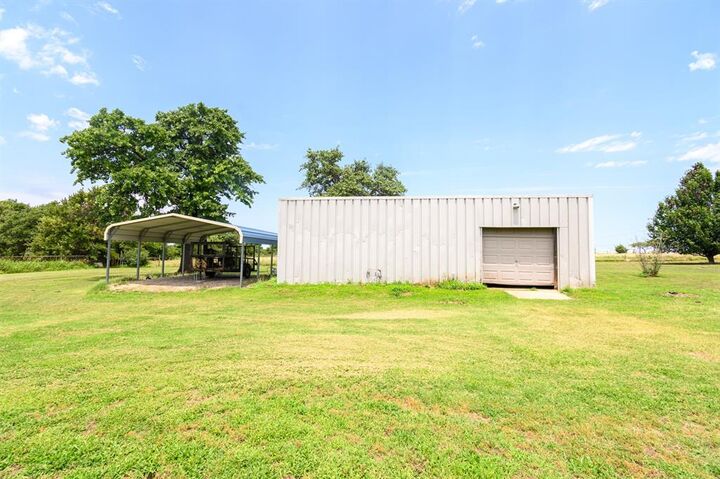 Property Photo: 1383 N Peebly Road OK 73020