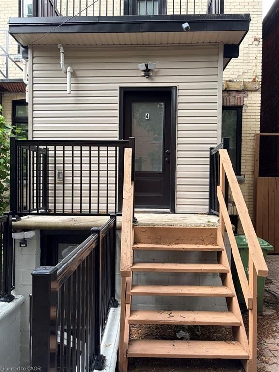 Property Photo:  259 John Street S 4  ON L8N 2C9 
