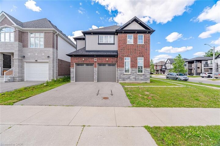 Property Photo: 127 Monarch Woods Drive ON N2P 2Y9