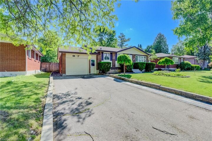 Property Photo: 543 Glen Forrest Boulevard ON N2L 4J3