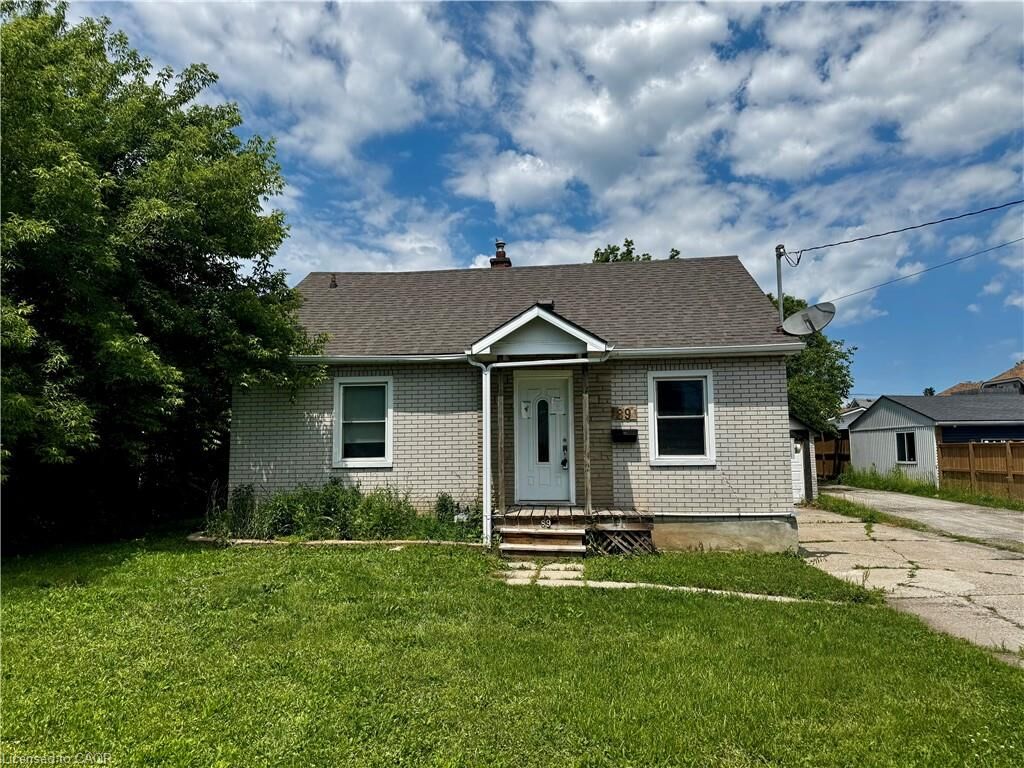Property Photo: 89 Lincoln Avenue ON L2P 2E1