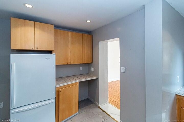 Property Photo:  270 Queen Street S  ON L8P 3T3 
