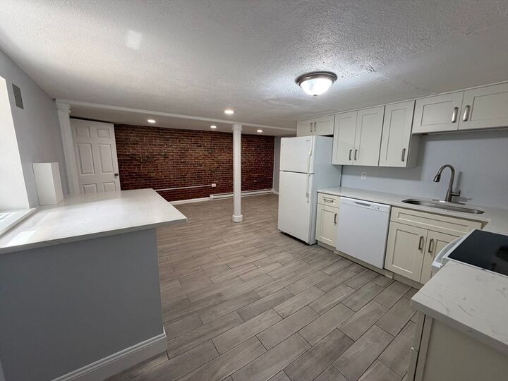 Property Photo:  31 Chelsea Street B  MA 02128 