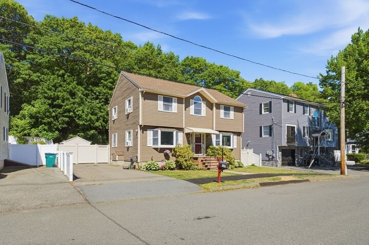 Property Photo:  137 Maplewood Rd  MA 01904 