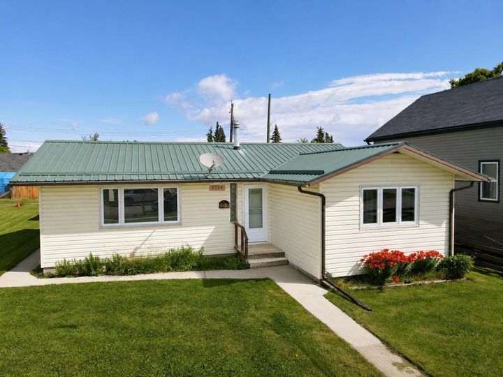 5114 47 Avenue W — photo 1