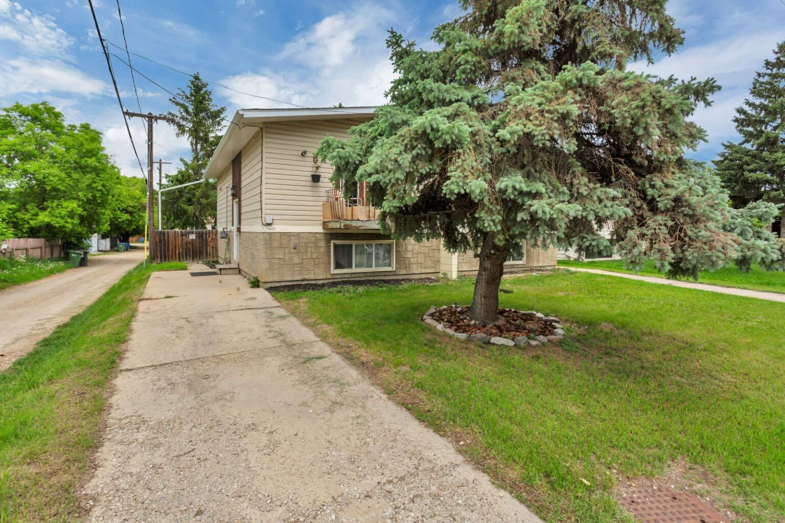 Property Photo:  5950 &Amp 5948 63 Street  AB T4N 5N9 