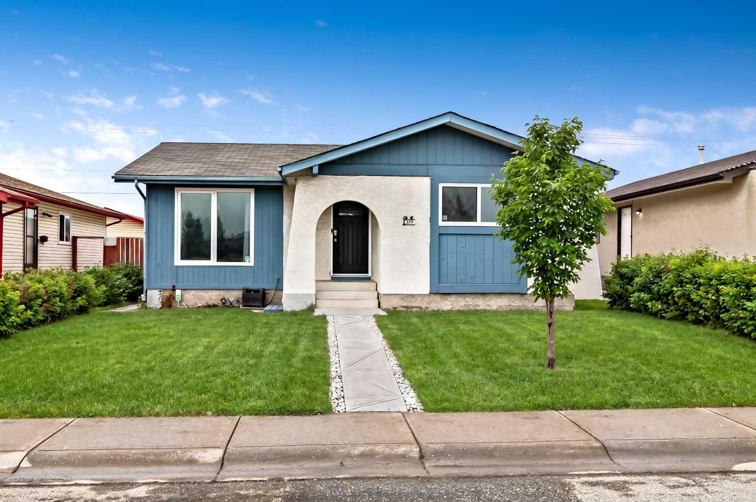Property Photo:  399 Maitland Crescent NE  AB T2A 5T6 
