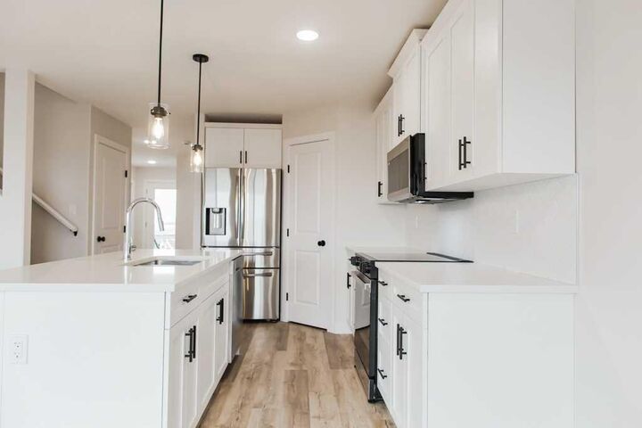 Property Photo: 9613 Hillcrest Drive AB T8V 1A6