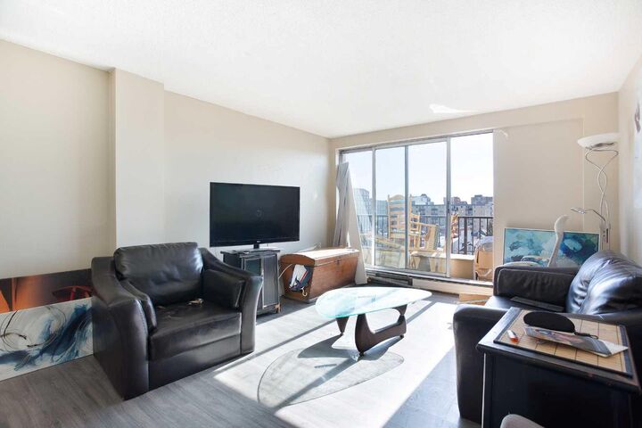 Property Photo: 519 17 Avenue SW 740 AB T2S 0A9