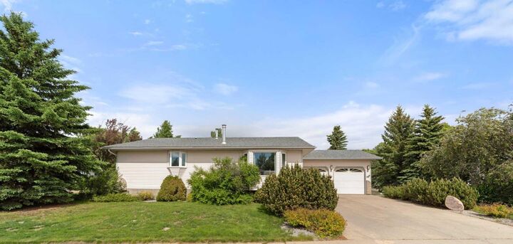 Property Photo: 5403 64 Street AB T4V 4L7