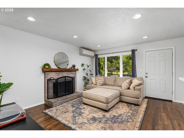 Property Photo: 6625 SE 87th Ave OR 97266
