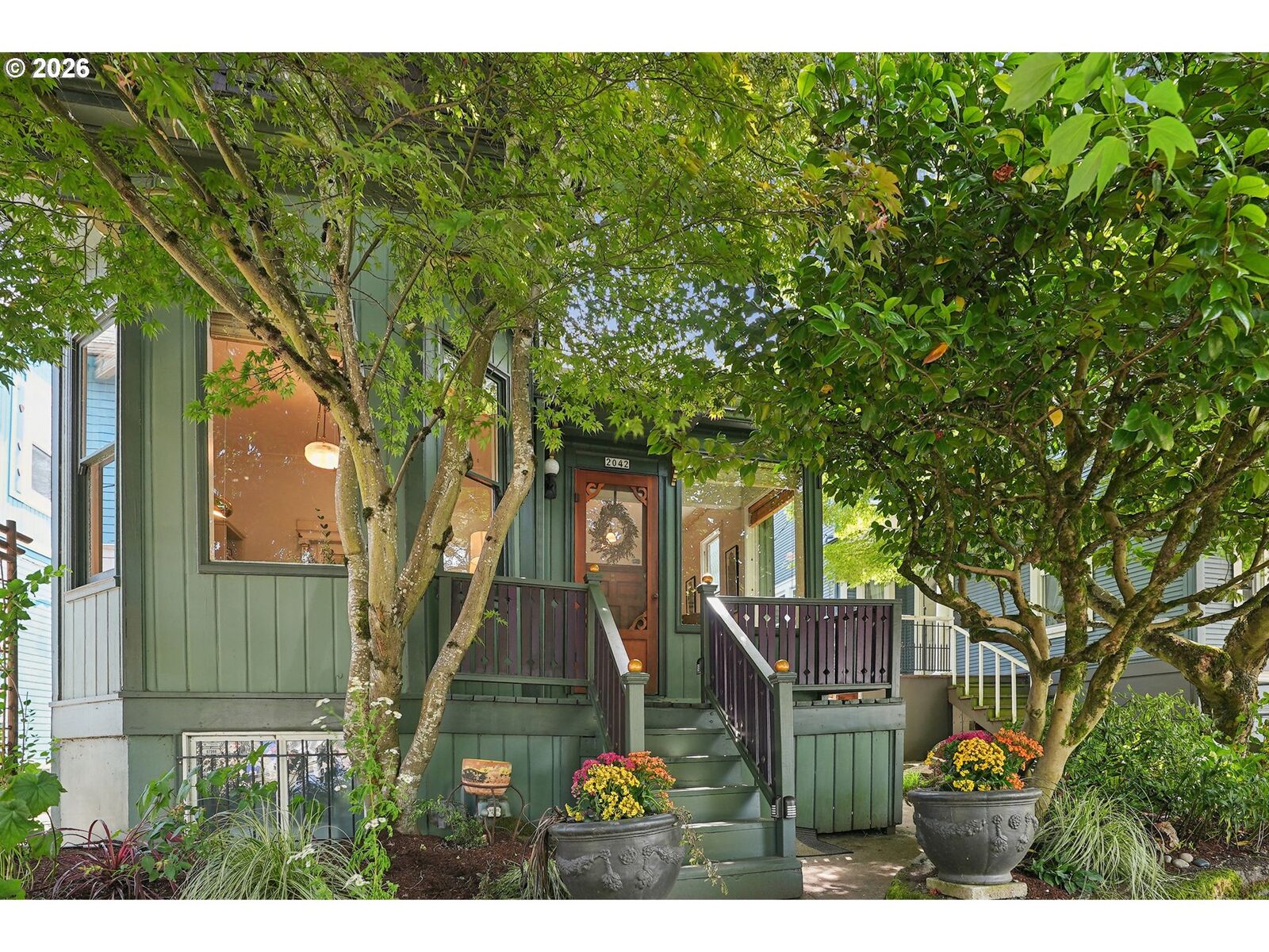 Property Photo: 2042 SE Ankeny St OR 97214