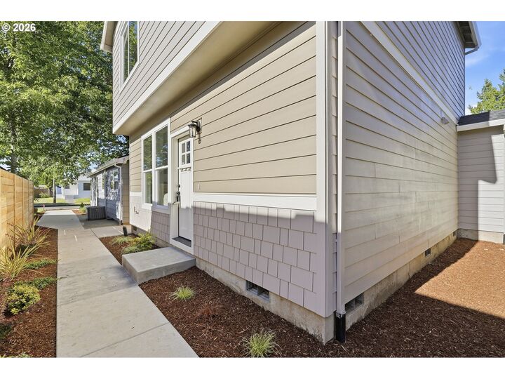 Property Photo: 5222 SE Ramona St OR 97206