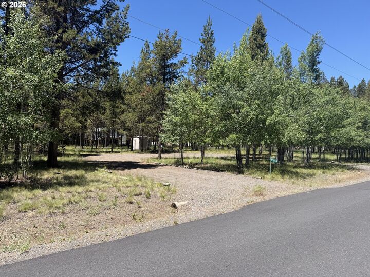 Property Photo:  55869 Black Duck Rd  OR 97707 