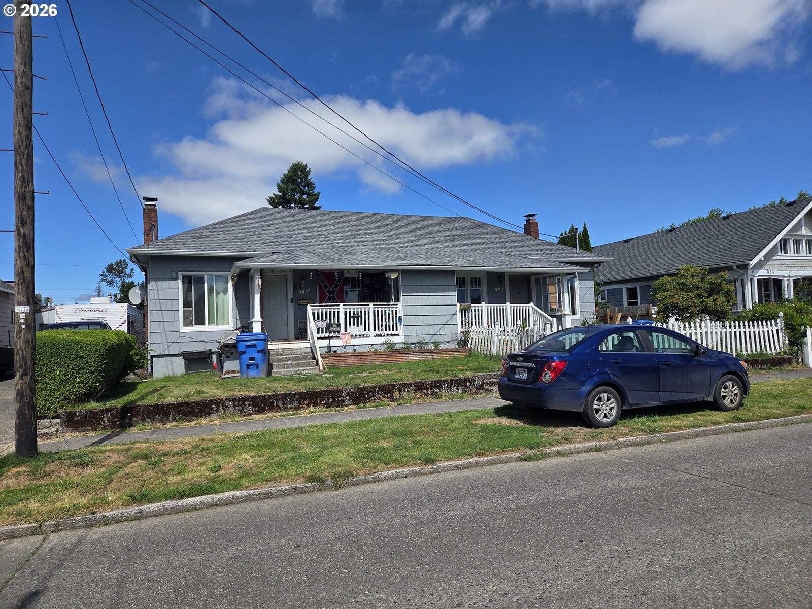 Property Photo:  907 S 4th Ave  WA 98626 