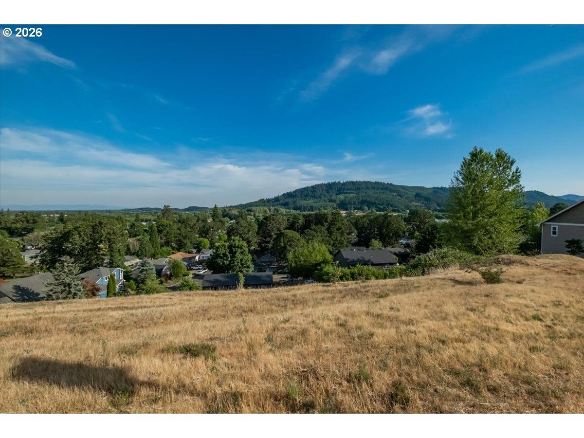 Property Photo:  556 Starlight Way  OR 97370 