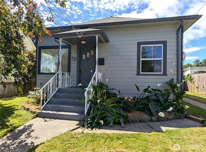 Property Photo:  830  Garfield Street  WA 98273 