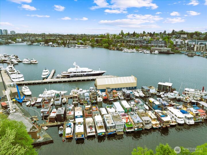 Property Photo:  2143 N Northlake Way A1  WA 98103 