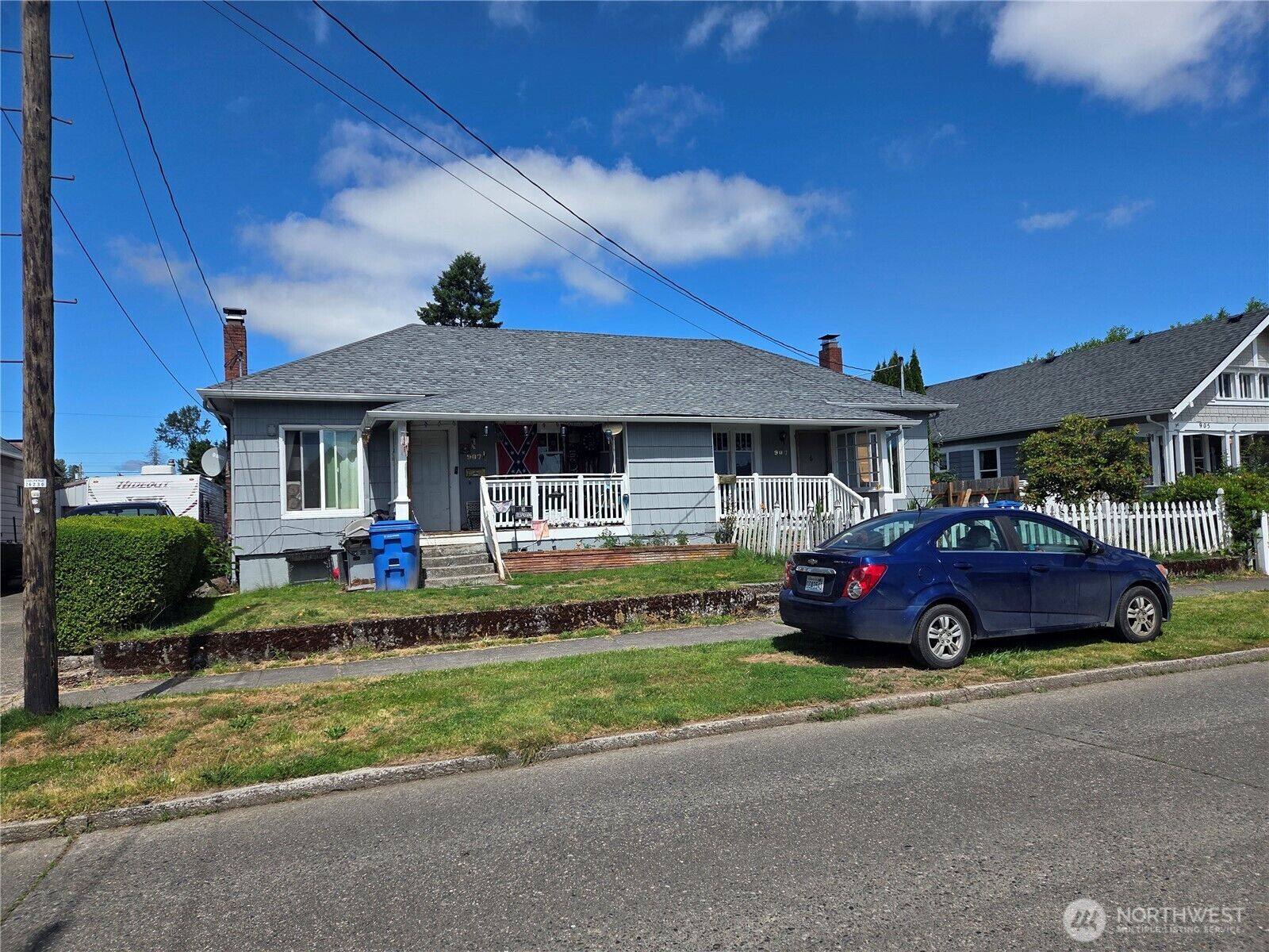 Property Photo:  907 S 4th Avenue  WA 98626 