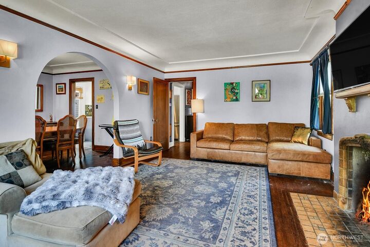 Property Photo:  315 N 46th  WA 98103 