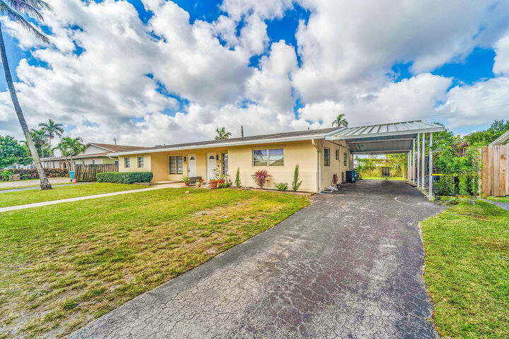 Property Photo: 4681 SW 43rd Terrace 2 FL 33314