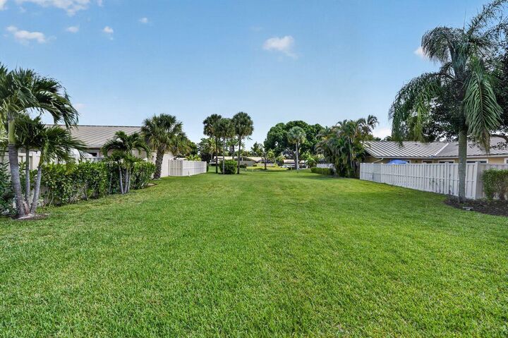 Property Photo: 5378 Eagle Lake Drive FL 33418