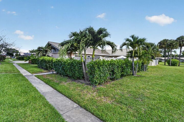 Property Photo:  5378 Eagle Lake Drive  FL 33418 