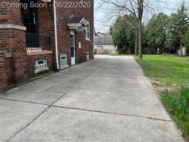 Property Photo:  21507 Edna Street  MI 48124 