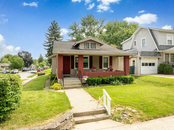 Property Photo:  601 Peacock Road  IN 47374 