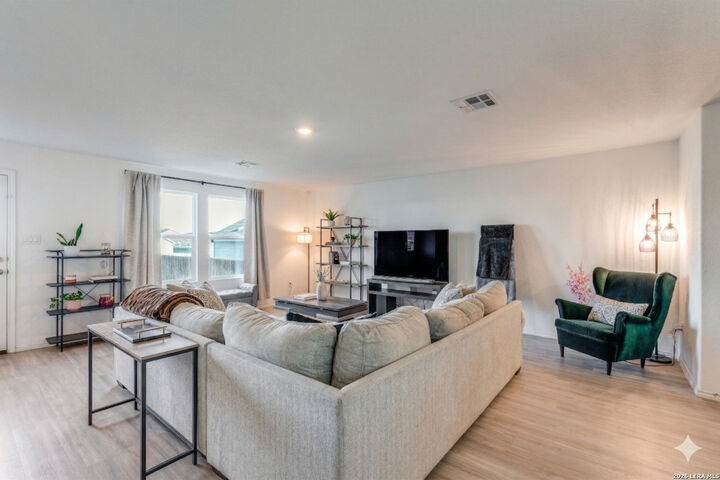 Property Photo: 5319 Devils Rdg TX 78109