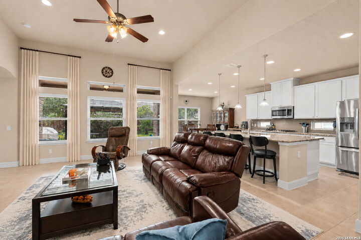 Property Photo: 9019 Monument Parke TX 78254