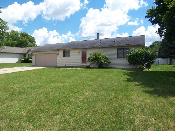 Property Photo: 2715 N Robinson Dr. Drive WI 53511