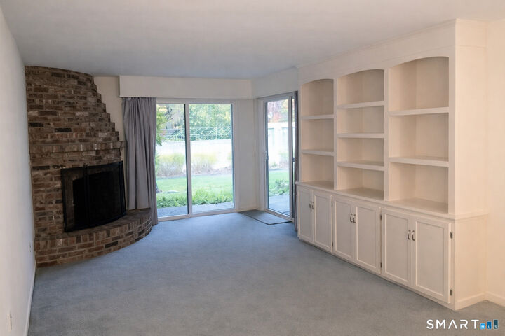 Property Photo:  1201 Stratfield Road 1201  CT 06825 