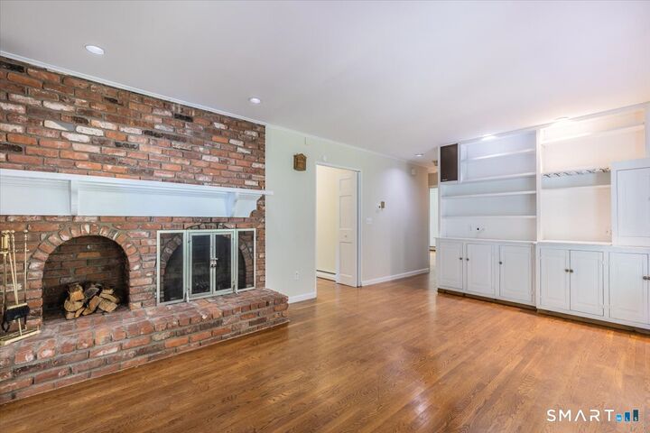 Property Photo:  4 Twist Hill Road  CT 06470 