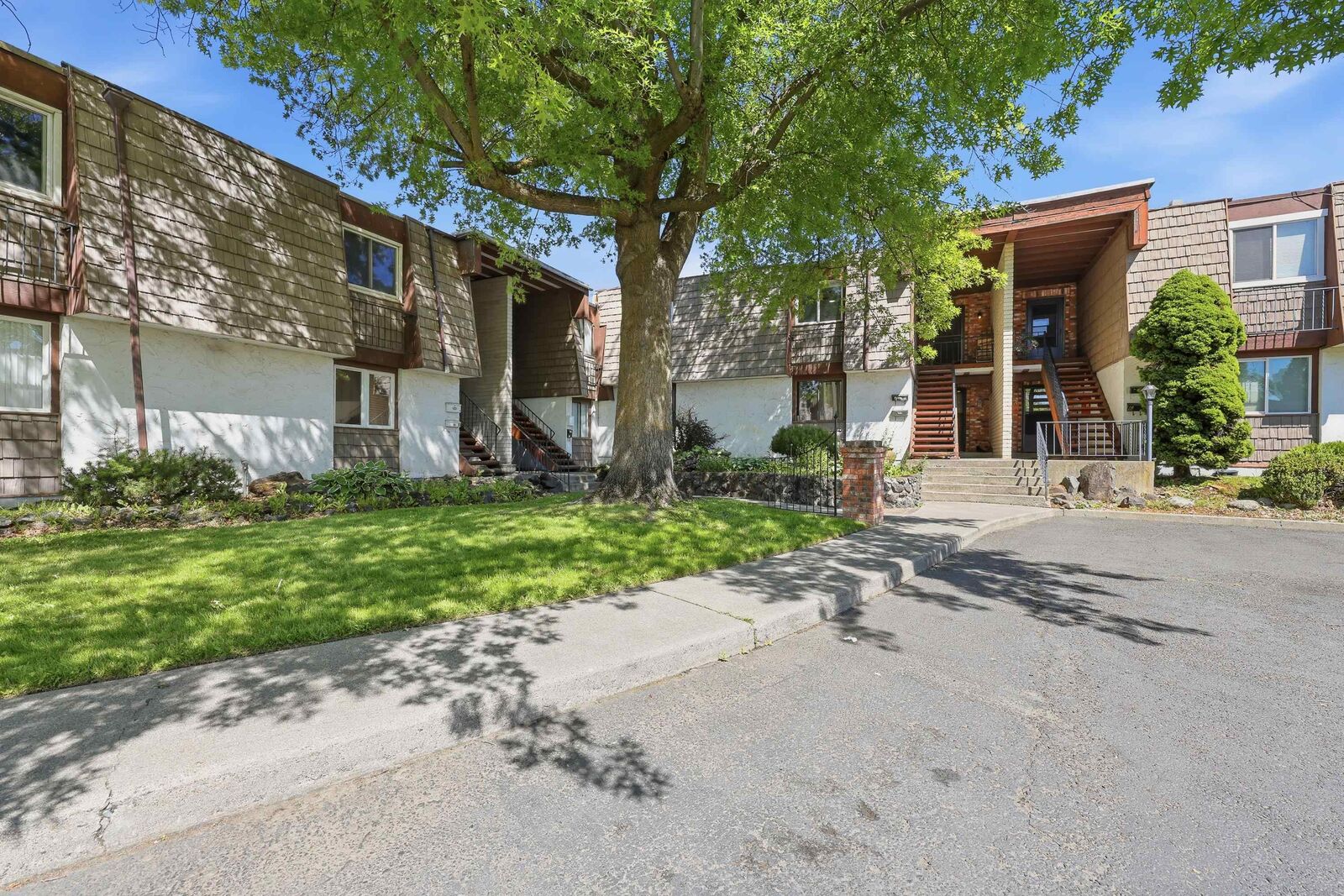 Property Photo:  1716 N Pettet Dr 11  WA 99205 