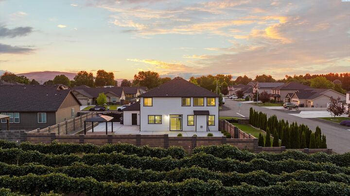 Property Photo: 3409 Colombard Ln WA 99301