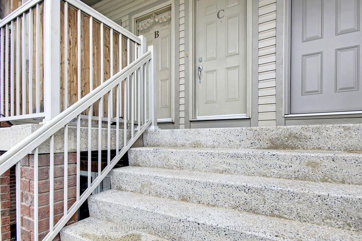 Property Photo:  145 Oldfield Street C  ON K2G 7C7 