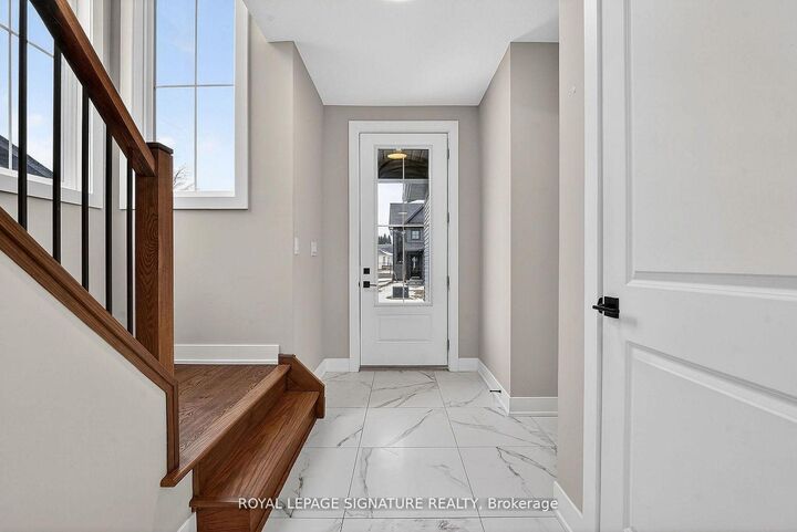 Property Photo: 297 Whiting Street 5 ON N5C 3W5