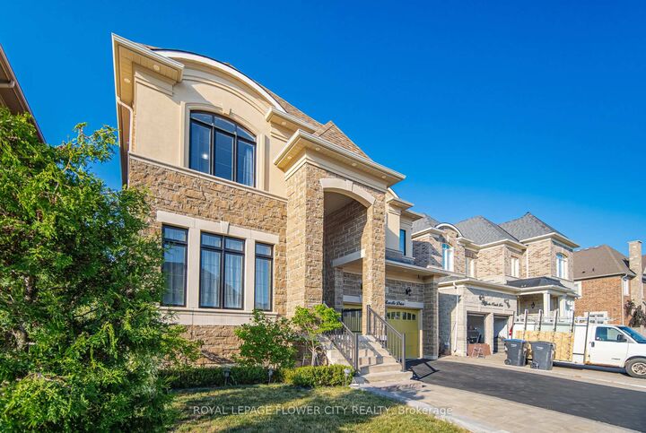 Property Photo: 35 Gordon Randle Drive ON L6P 4G8