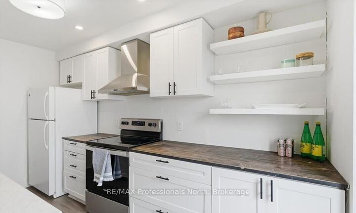 Property Photo: 98 Roxton Road ON L6H 6V4