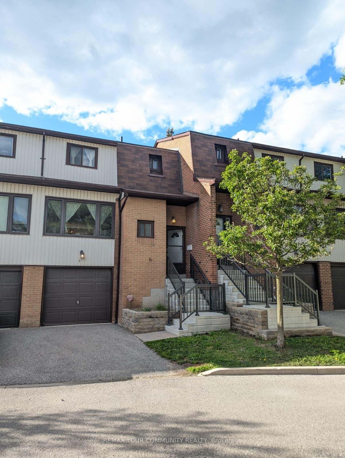 Property Photo: 765 Oklahoma Drive 4 ON L1W 3C9