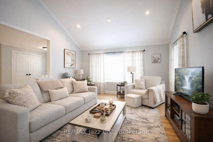Property Photo: 1086 Somerville Street ON L1G 4K5