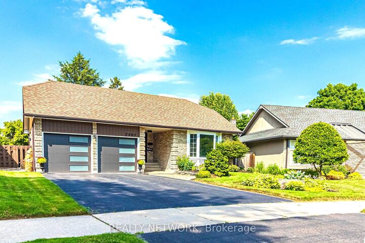 Property Photo: 2390 Sinclair Circle ON L7P 3C3