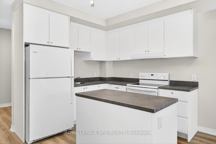 Property Photo: 50 Herrick Avenue 121 ON L2P 2T9