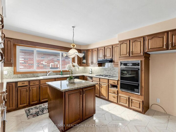 Property Photo:  179 Douglas Road  ON L4E 3H5 