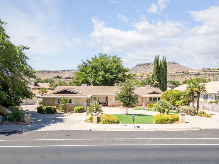 Property Photo:  539 W Diagonal St  UT 84770 