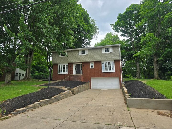 Property Photo: 339 Turngate Dr PA 15102