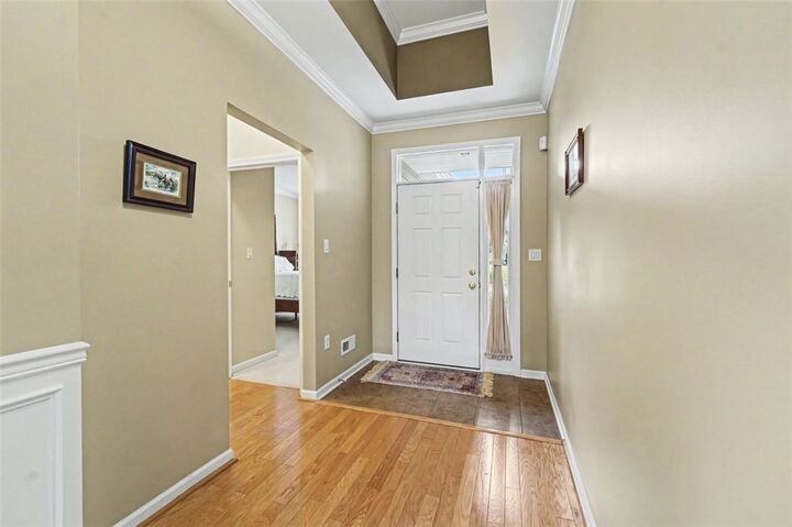 Property Photo:  533 Pioneer Ln  PA 15042 