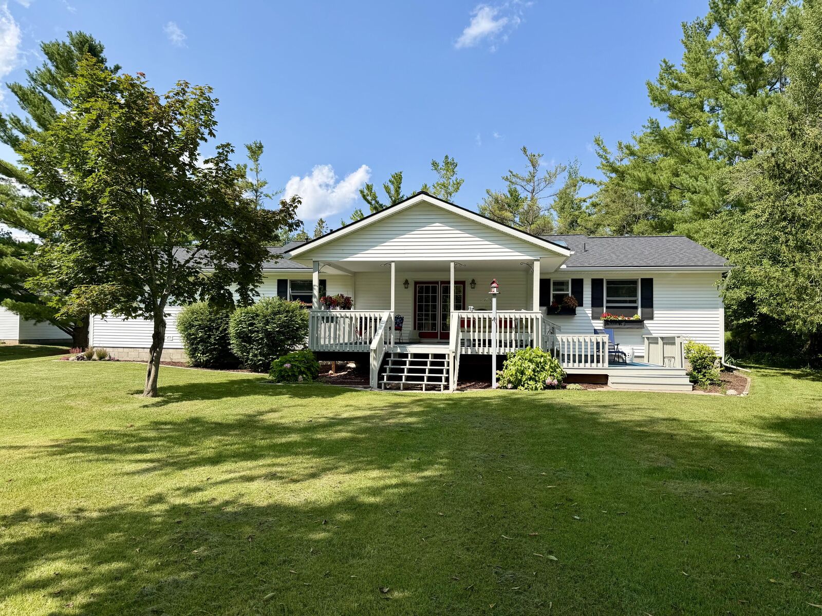 Property Photo: 480 E Seymour Street MI 49721