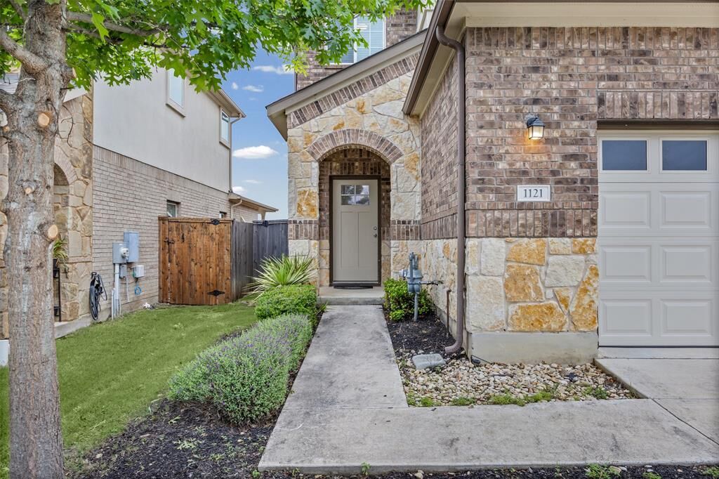 Property Photo:  1121 La Conterra Boulevard  TX 78626 
